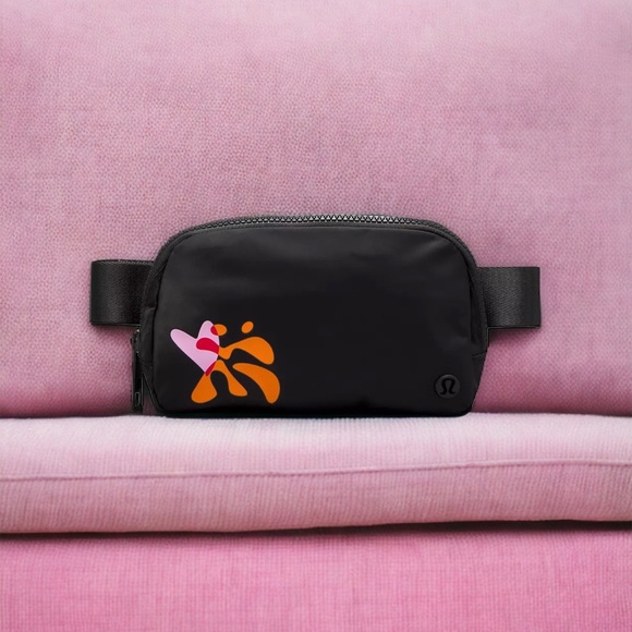 BNWT Sold Out Everywhere Lululemon Pride Belt Bag size l1 - Picture 6 of 10